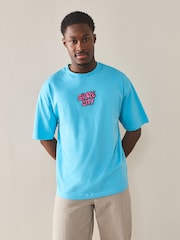 أبيض/أسود/أزرق - قياس انسيابي - حزمة من 3 تيشرتات بطبعة رسم نصي - صورة 9 من 15