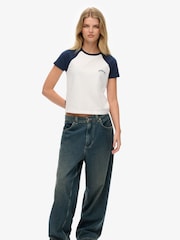 Camiseta Superdry Essential Logo Retro - Imagem 3 de 5
