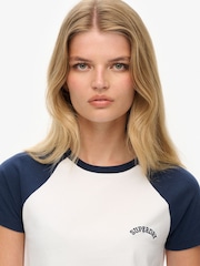 Camiseta Superdry Essential Logo Retro - Imagem 5 de 5
