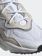 adidas Originals White OZWEEGO Shoes - Image 3 of 5