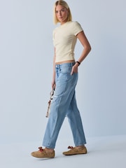 Neutro - Beige Ribbed Cropped Badge Detail T-Shirt - Imagen 4 de 8