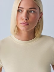 Neutro - Beige Ribbed Cropped Badge Detail T-Shirt - Imagen 5 de 8