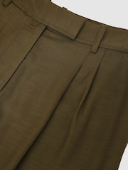 Reiss Khaki Green Cora Petite Wide-Leg Pleated Trousers - Image 6 of 7