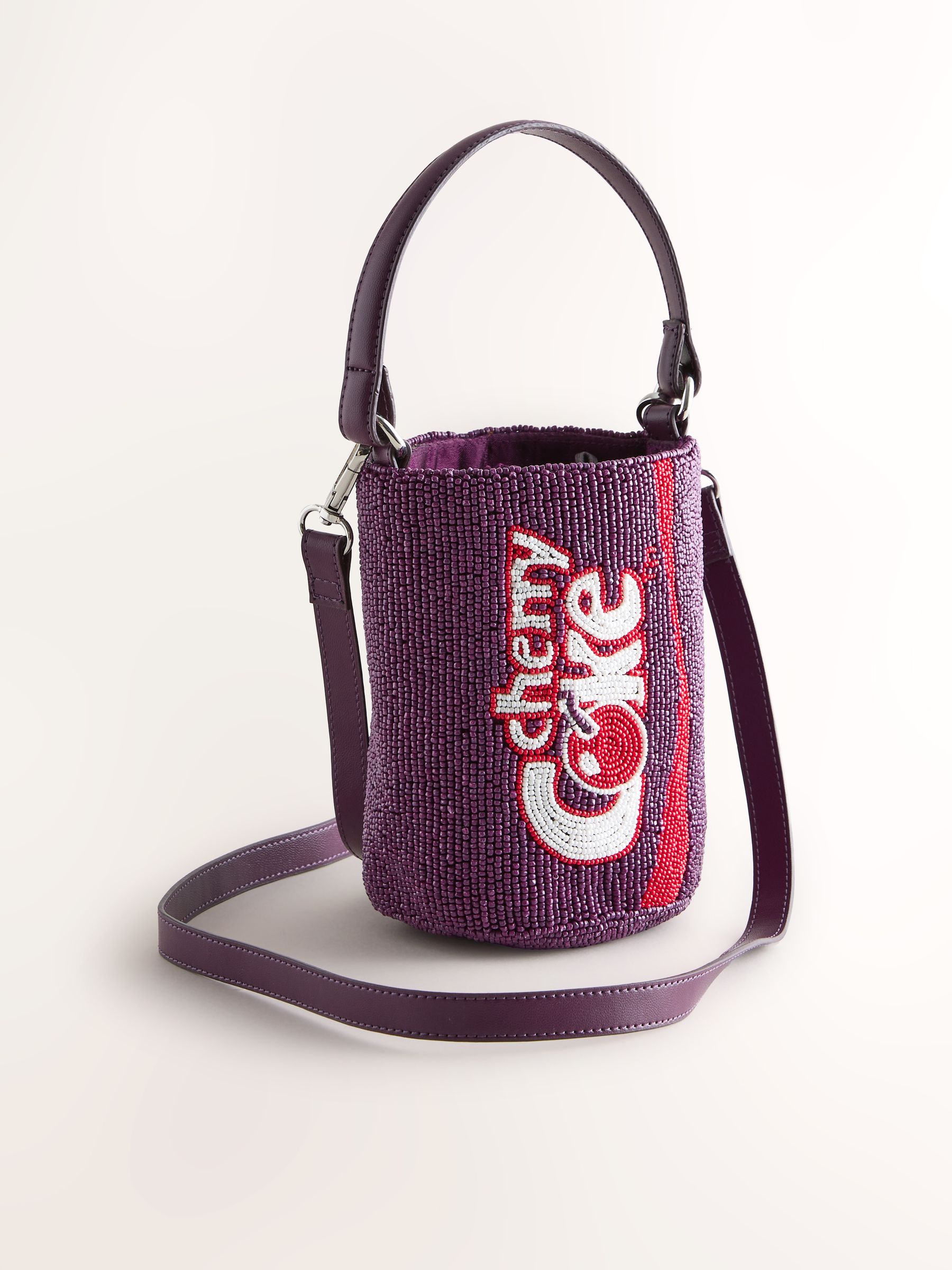 Comprar Vermelho - Cherry Coke License Beaded Cross Body Bag from