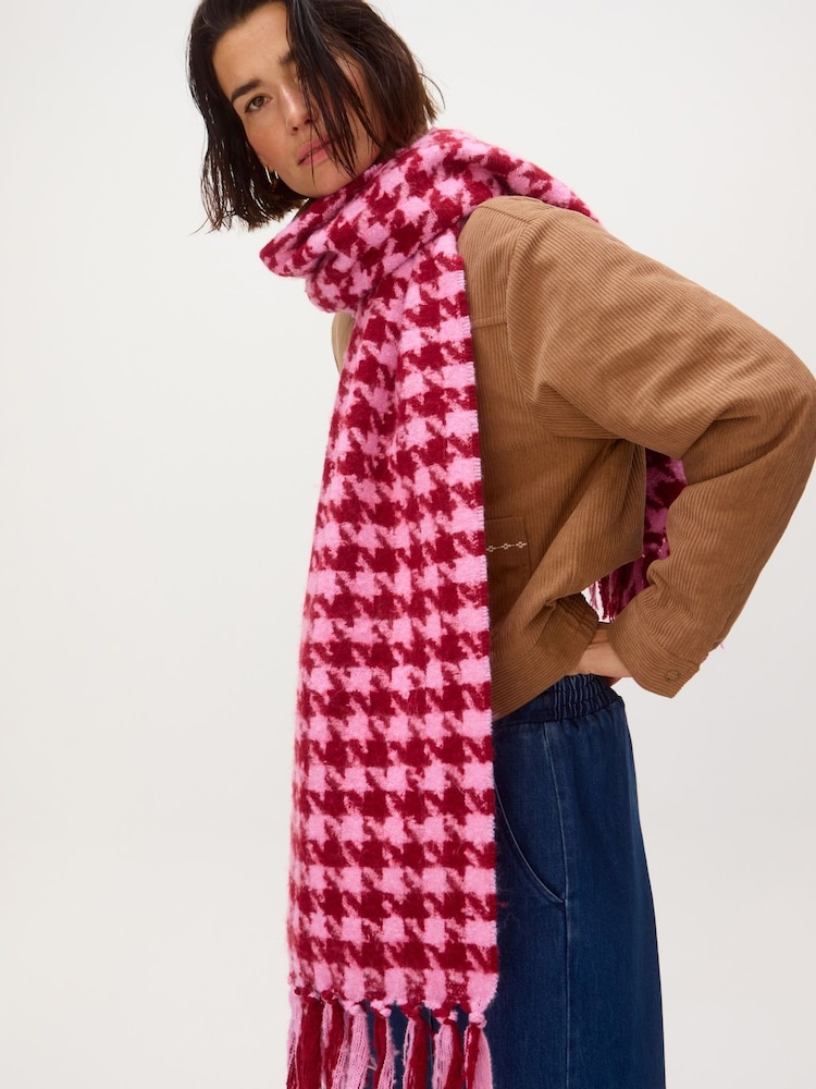 Oliver Bonas Houndstooth Midweight Tassel Scarf - صورة 5 من 5 Oliver Bonas Houndstooth Midweight Tassel Scarf - صورة 5 من 5