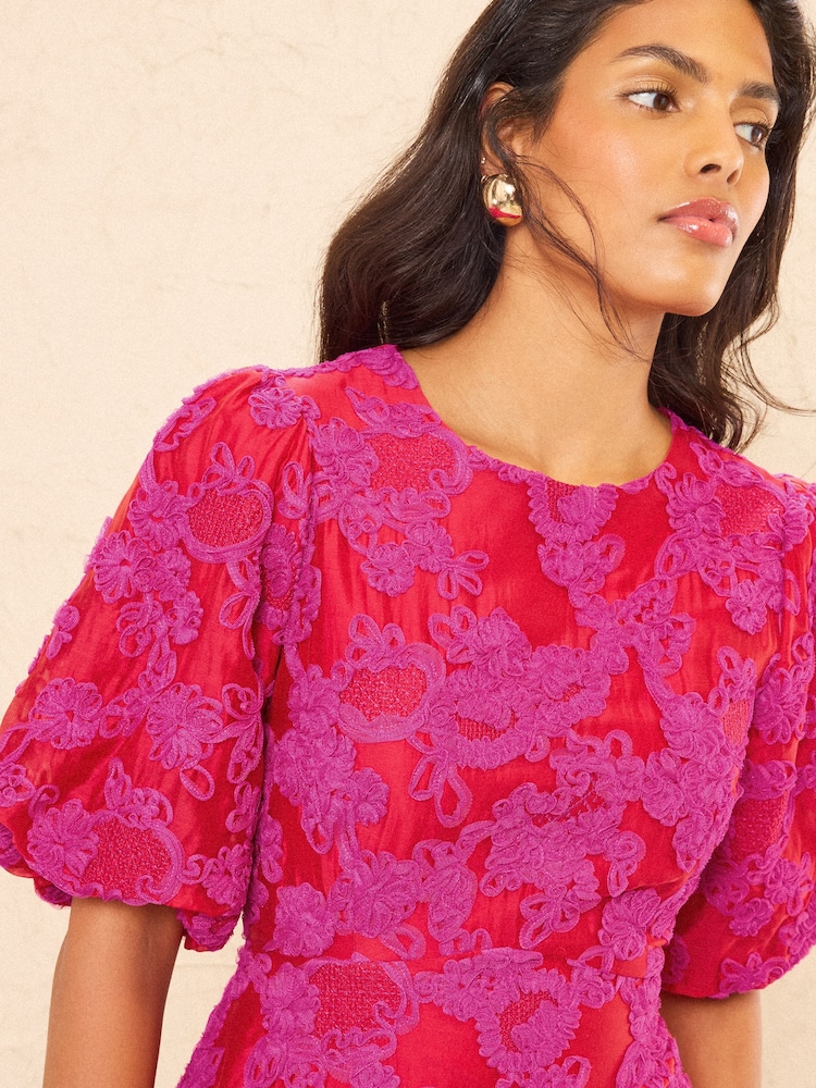 Love & Roses Red Textured Puff Sleeve Crew Neck Midi Dress - Image 2 of 5 Love & Roses Red Textured Puff Sleeve Crew Neck Midi Dress - Image 2 of 5