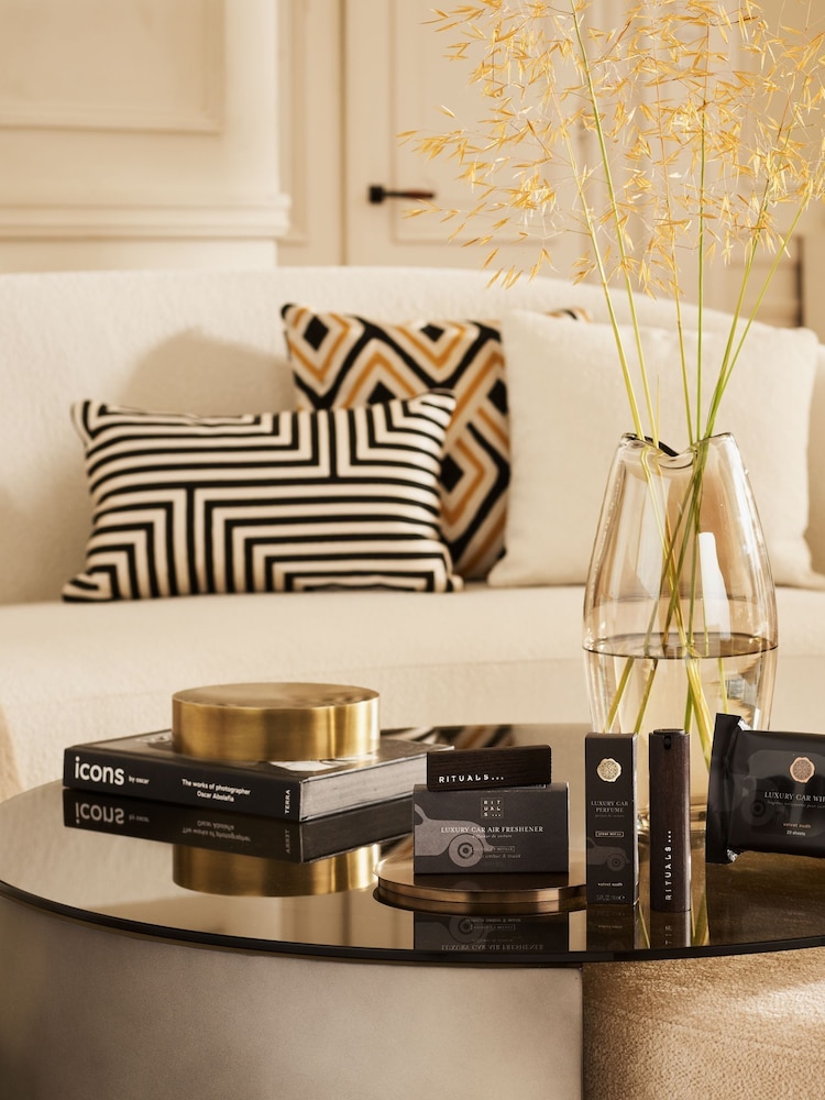 Rituals Velvet Oudh Car Air Freshener 2 x 3g - Image 5 of 5