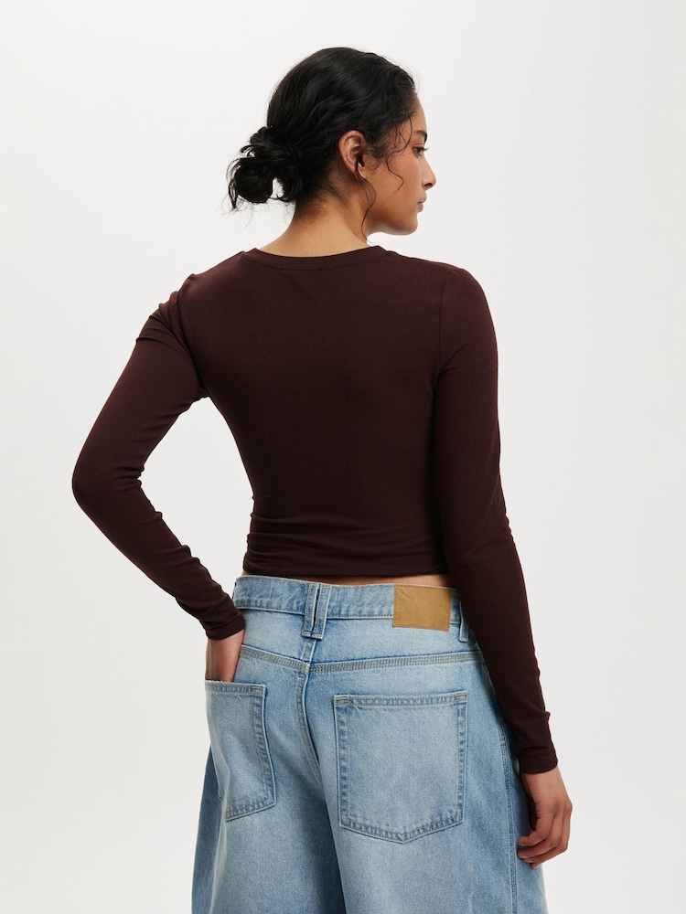 Braun - Cotton On All Day Crew Long Sleeve Top - Bild 2 von 4