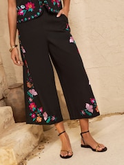 Love & Roses Floral Embroidered Trousers - صورة 2 من 4