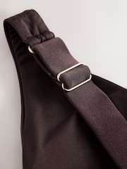 Коричневый с высоким блеском - Моделирующий купальник с глубоким вырезом и сборками - Изображение 4 4