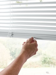 White Matt Made To Measure Perfect Fit 25mm Aluminium Venetian Blinds - Image 5 of 7