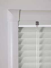 White Vela Made To Measure Perfect Fit 25mm Aluminium Venetian Blinds - Image 3 of 6