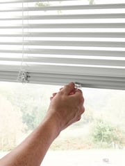 White Vela Made To Measure Perfect Fit 25mm Aluminium Venetian Blinds - Image 5 of 6