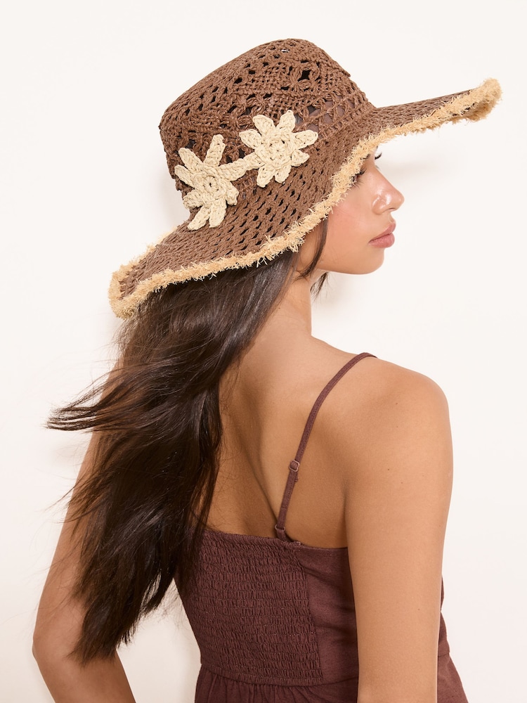 Schokoladenbraun - Lipsy Openwork Flower Floppy Hat - Bild 1 von 7