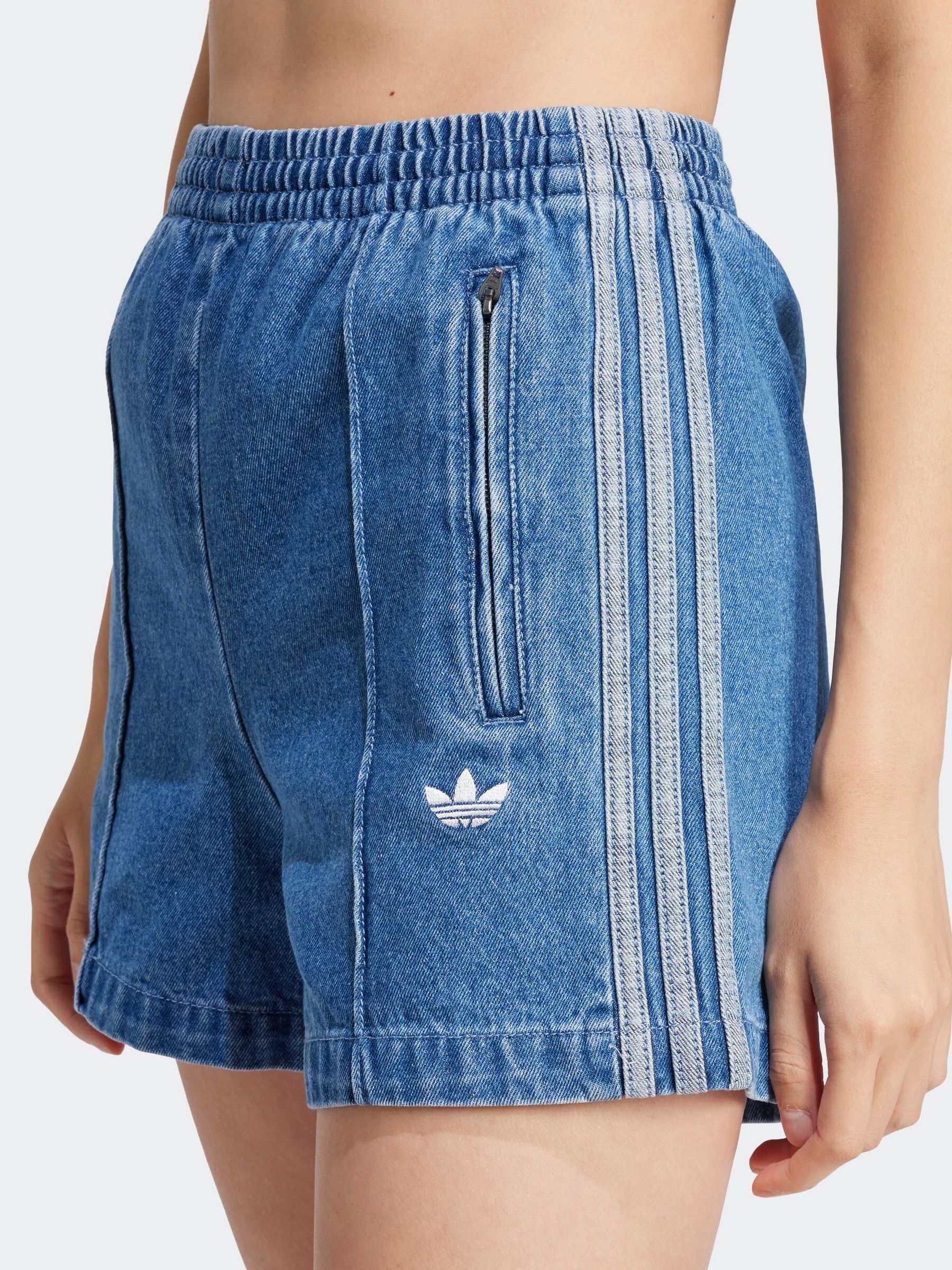 Satın al adidas Originals 3-Çizgi Denim Şort Next Turkey sitesinden