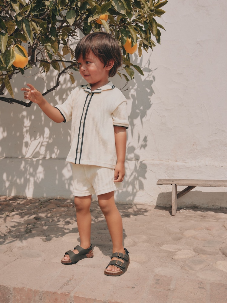 Ecru - Set aus Kurzarm-Shirt und Shorts (3Monate–7Jahre) - Bild 2 von 9 Ecru - Set aus Kurzarm-Shirt und Shorts (3Monate–7Jahre) - Bild 2 von 9