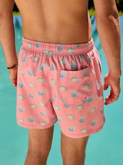 وردي مرجاني - شورتات السباحة بطبعة 5 بوصة مصنوعة من القطن - صورة 3 من 5