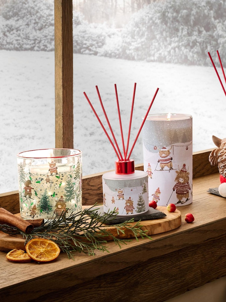 Hamish Festive Spice Red 70ml Reed Diffuser - Image 2 of 4 Hamish Festive Spice Red 70ml Reed Diffuser - Image 2 of 4