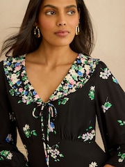 Love & Roses Oversized Collar Tie Front Mini Dress - 4의 이미지 2