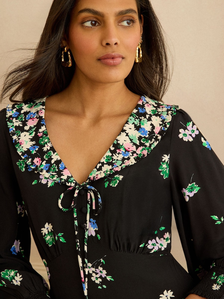 Love & Roses Oversized Collar Tie Front Mini Dress - 4의 이미지 2