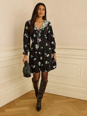 Love & Roses Oversized Collar Tie Front Mini Dress - 4의 이미지 3