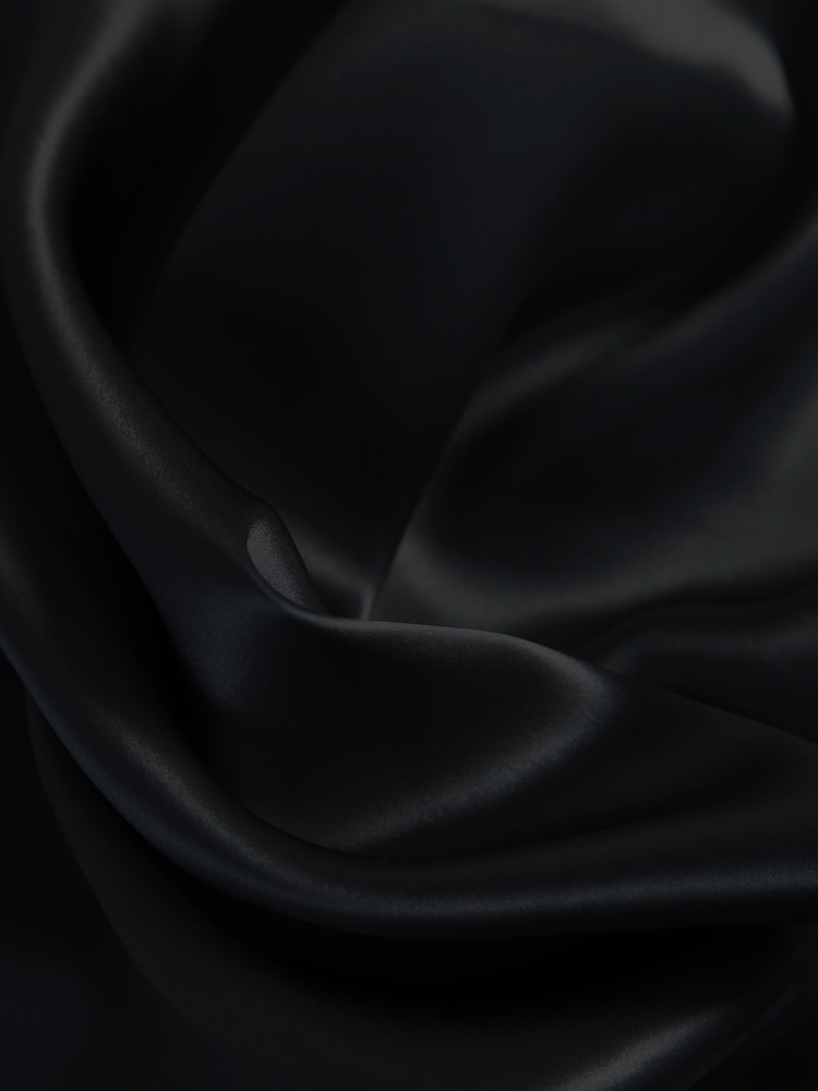 Black Silk Pillowcase - Image 4 of 4 Black Silk Pillowcase - Image 4 of 4