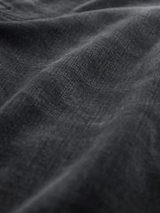 سیاہ - سیدھے فٹ - اسٹریچ ڈینم شارٹس - تصویر 5 از 5