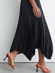 Reiss Navy Rachel Petite Pleated Sleeveless Midi Dress - Image 3 of 7