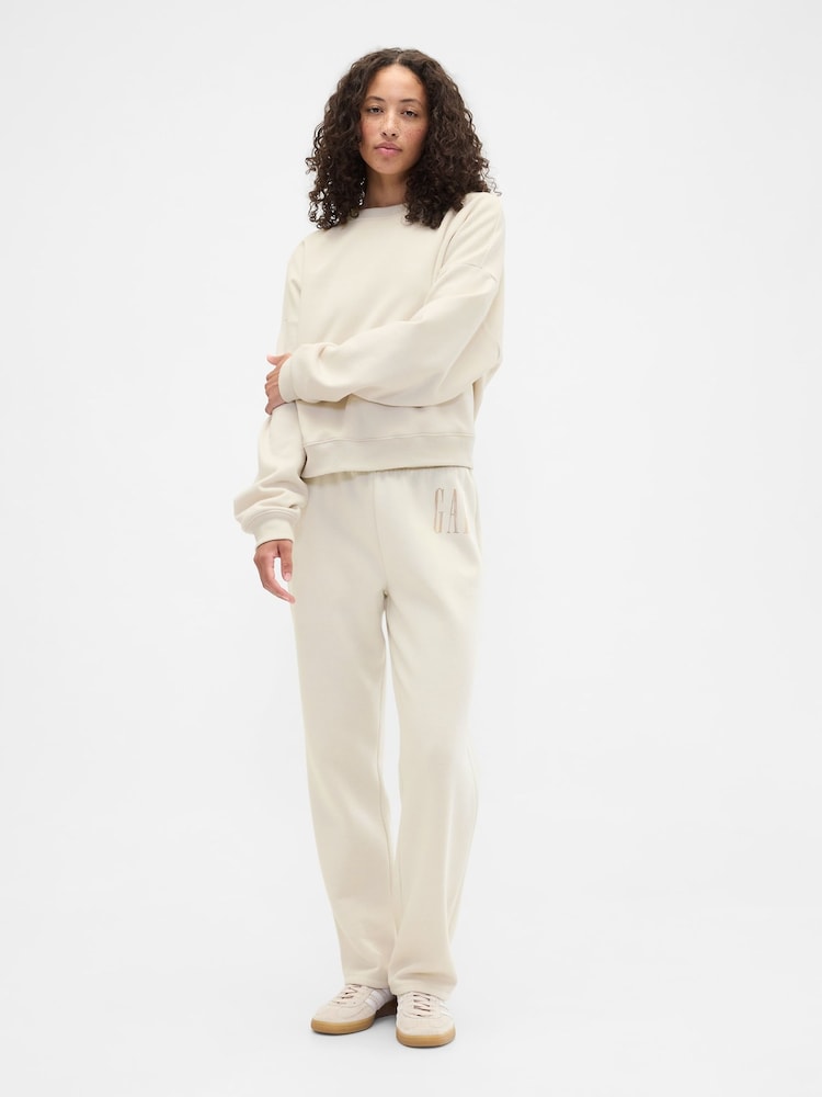 Gap Cream Logo Pull On Slim Joggers - Image 2 of 5