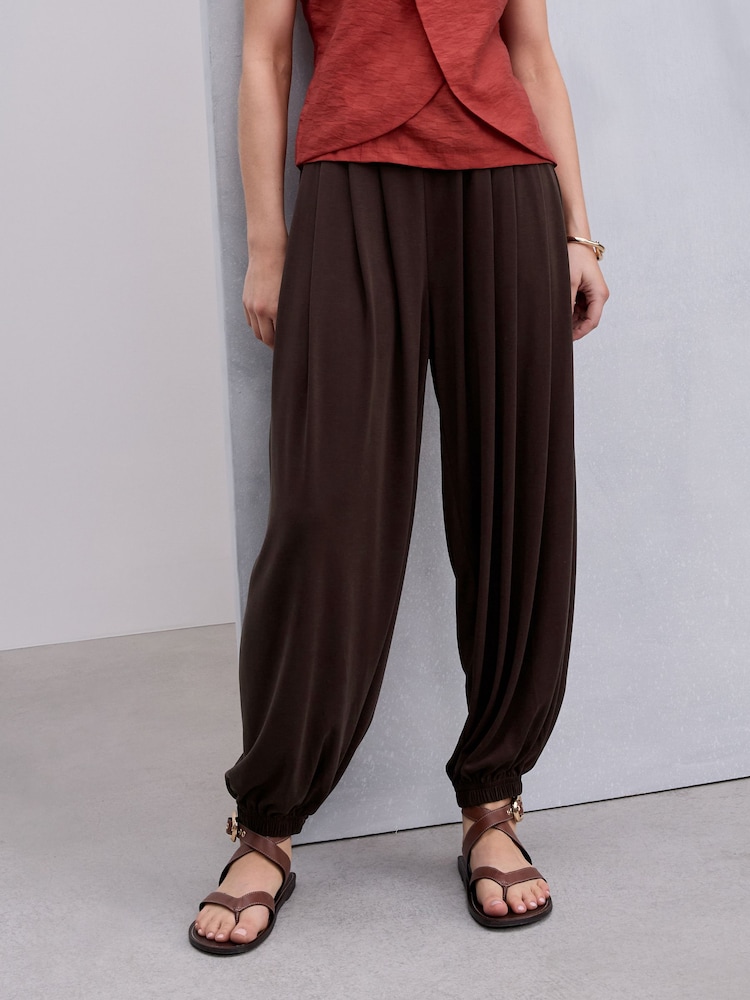 Chocolate Brown Slinky Pleated Balloon Trousers - Image 2 of 7 Chocolate Brown Slinky Pleated Balloon Trousers - Image 2 of 7