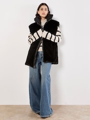 Apricot Black Reversible Oversized Puffer Jacket - Image 2 of 6