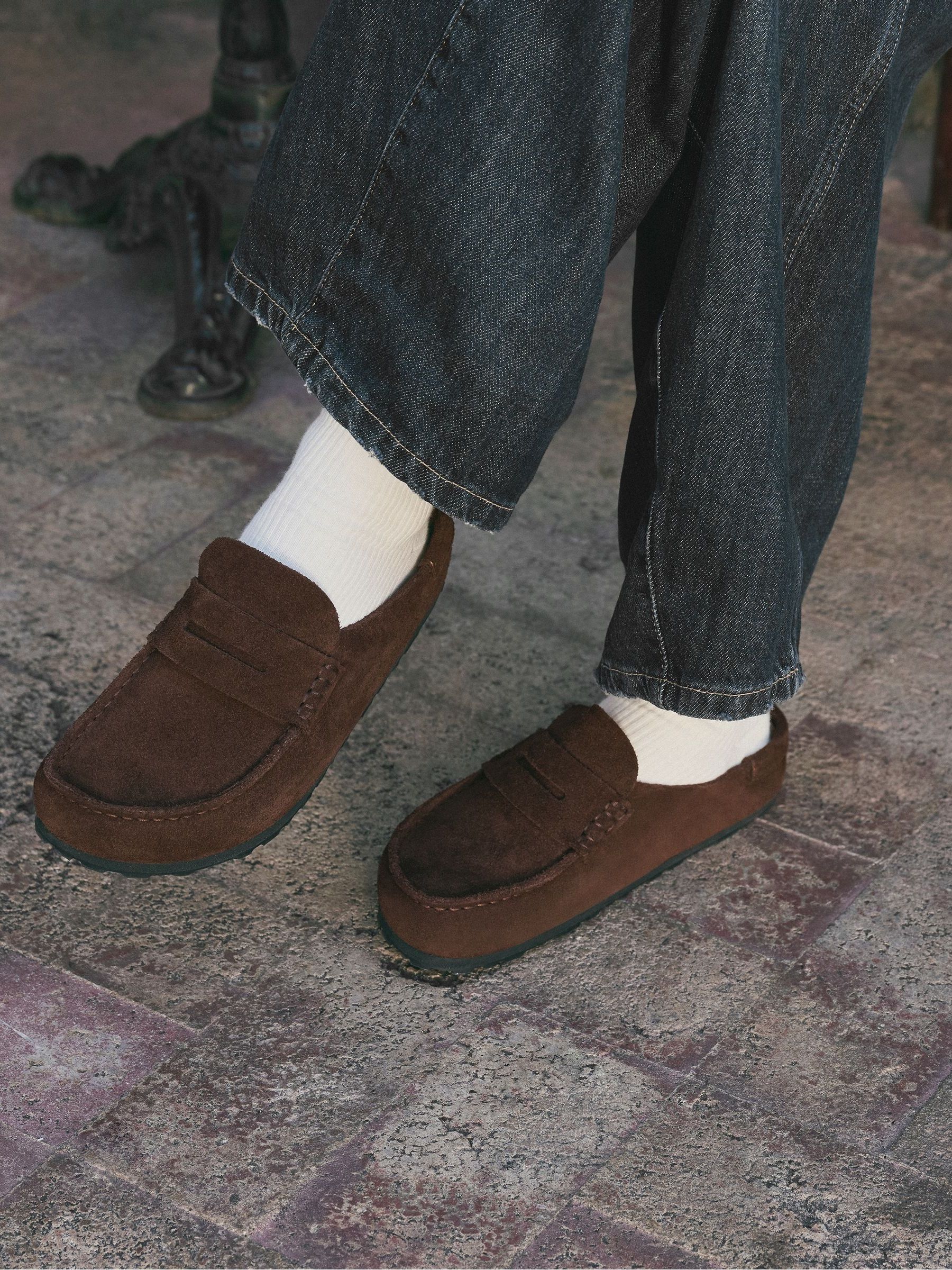 Next：日本 ブラウン - Birkenstock Naples ラップ スエード バック