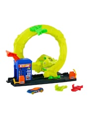 Mattel Games Hot Wheels City Snake Attack Gas Station Playset - Image 2 of 8