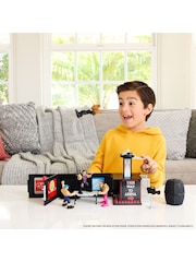 Mattel Games WWE Knuckle Crunchers Microphone Playset - Image 5 of 6