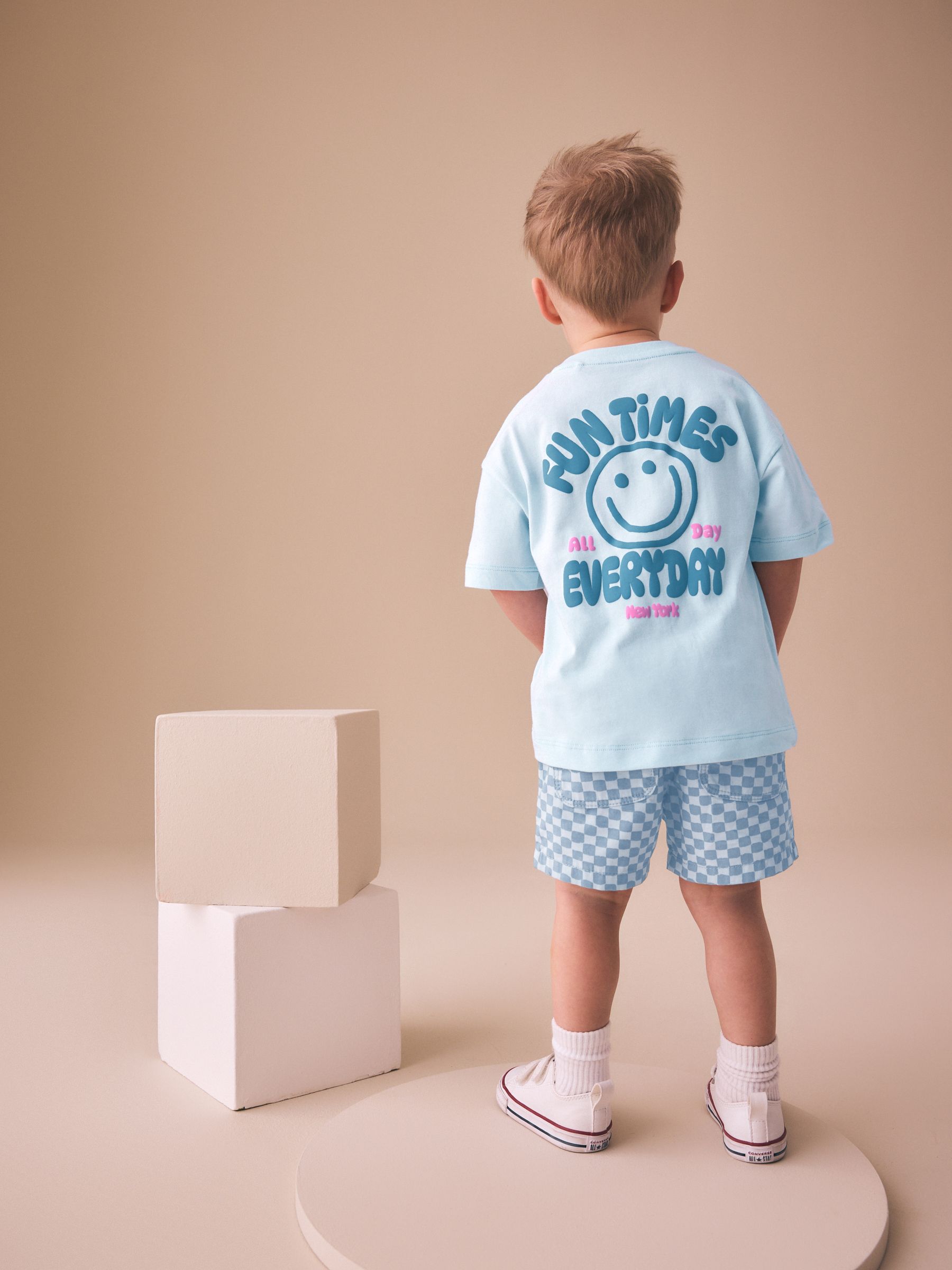 Next：日本 ブルー チェッカーボード - 半袖 Tシャツ＆ショートパンツ