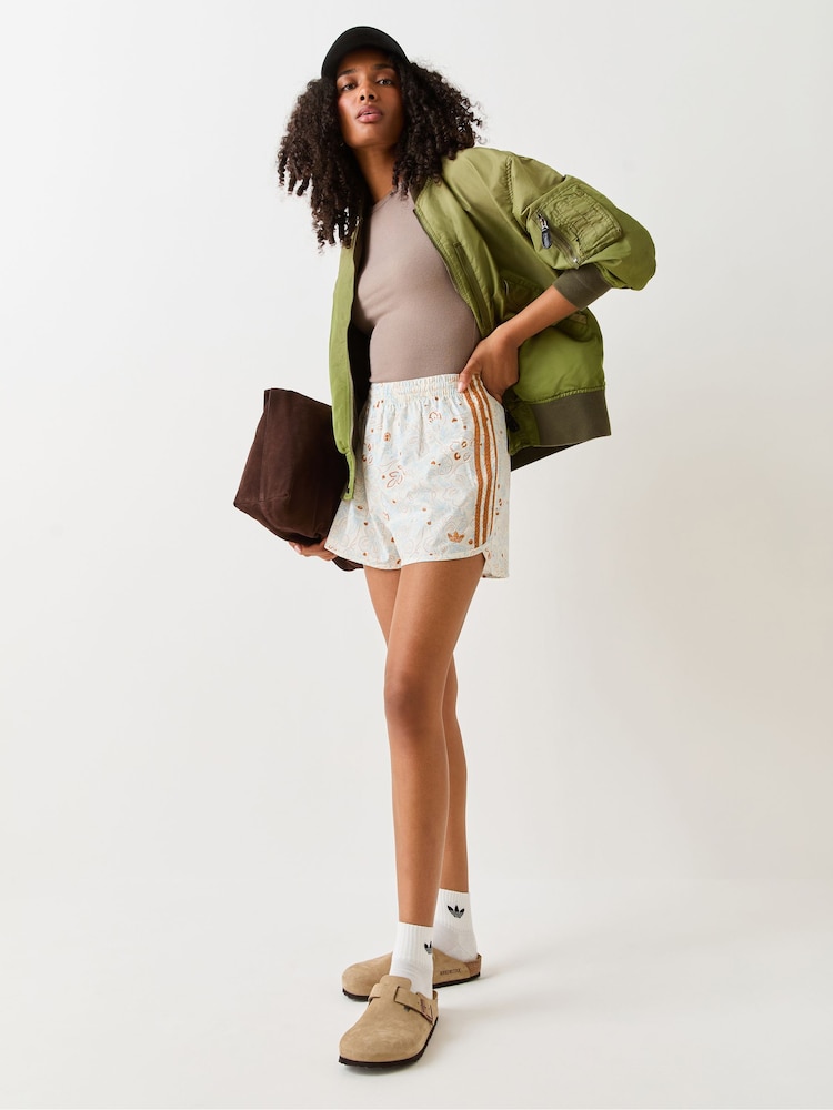 adidas originals Floral adidas Originals All Over Floral Print Shorts - Image 2 of 5 adidas originals Floral adidas Originals All Over Floral Print Shorts - Image 2 of 5