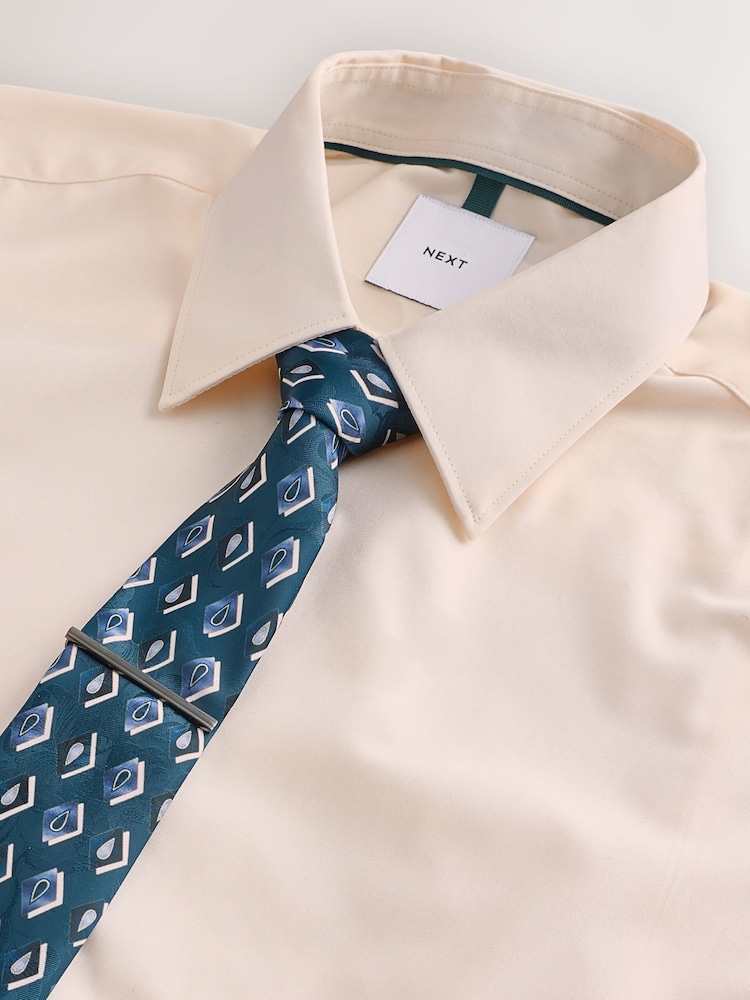 Ecru White/Green Regular Fit Shirt, Tie and Cufflink Occasion Set - Image 2 of 3