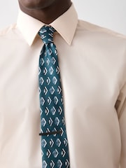 Ecru White/Green Regular Fit Shirt, Tie and Cufflink Occasion Set - Image 4 of 8