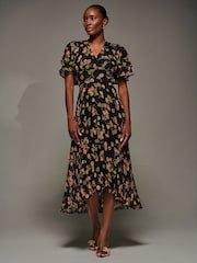 Jolie Moi Angel Sleeve Pleated Chiffon Midaxi Dress - Bild 1 von 6