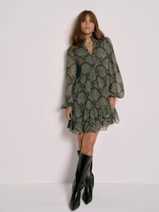 Mint Velvet Khaki Printed Long Sleeve Mini Dress - Imagen 3 de 8