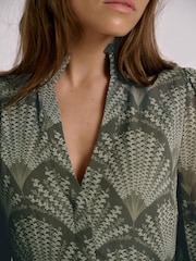 Mint Velvet Khaki Printed Long Sleeve Mini Dress - Imagen 4 de 8