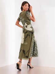 Lipsy Green Animal Petite Fit And Flare Floral Short Sleeve Printed Chiffon Midi Dress - Image 4 of 4