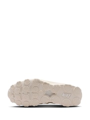 Nike Cream Reax 8 Trainers - Image 4 of 6