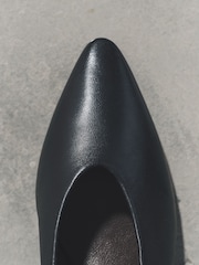 Schwarz - The Set Premium Leather Suede Court Shoes - Bild 6 von 8