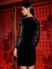 Yumi Black Fitted Velvet Dress With Sheer Floral Sleeves - Image 3 of 5