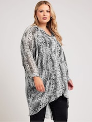 Yours Curve Grey Snake Print Longline Batwing Sleeve Shirt - Image 4 of 5