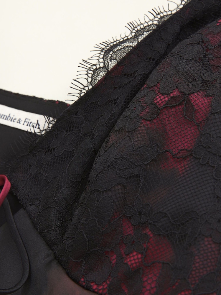 Abercrombie & Fitch Black Lace V-Neck Cami Vest - Image 7 of 7