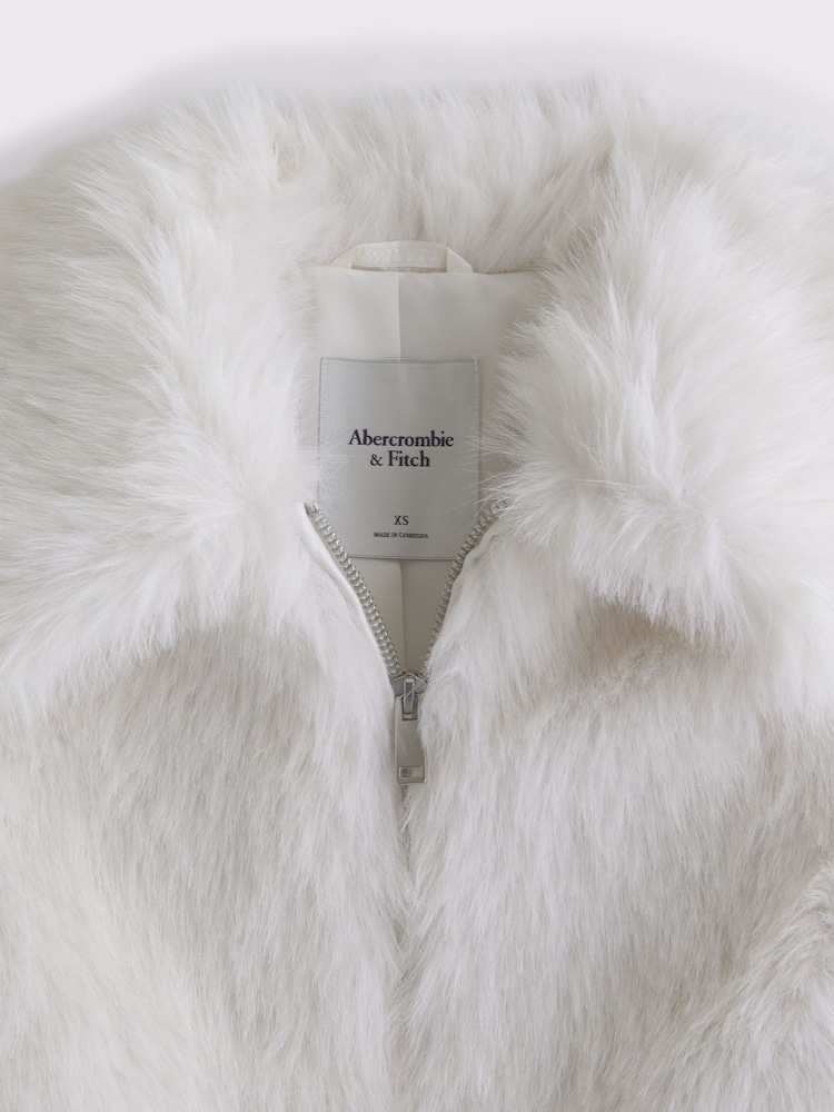 Abercrombie & Fitch Cream Faux Fur Short Zip Jacket - Image 6 of 6