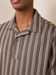 Braun - Woven Vertical Stripe Short Sleeve Polo Shirt - Bild 5 von 8
