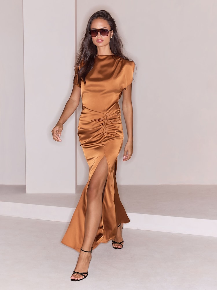 Lipsy Satin Ruched Short Sleeve Fit And Flare Maxi Dress - Պատկեր 2 5-ից Lipsy Satin Ruched Short Sleeve Fit And Flare Maxi Dress - Պատկեր 2 5-ից